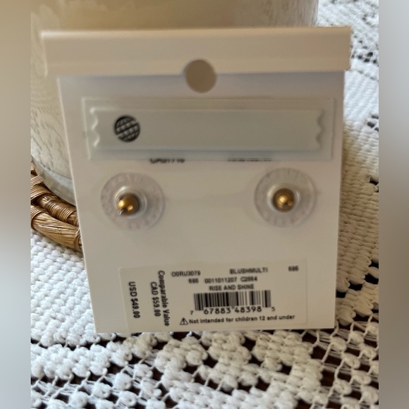 Kate Spade Pearl Stud Earrings, Rise and Shine in cream blush color NWT - Picture 3 of 4